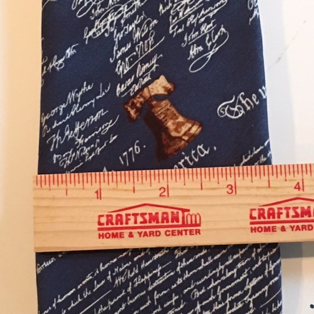 Men’s Handmade 100% Silk Museum Artifacts Liberty Bell Patriotic Tie - Picture 2 of 3